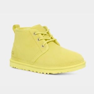 UGG Women's Neumel Size 10.